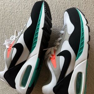 NEVER WORN Nike Air Max Black White with Teal and Orange Accents